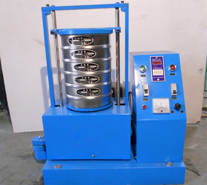 磁懸浮試驗篩利用磁懸浮的特殊功能，能幫助該產品實現(xiàn)：上下，前后，左右等多種運動方式。